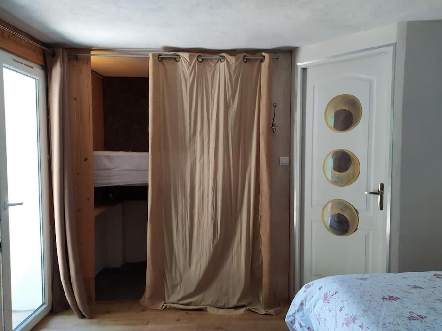 Вилла Sous Les Chenes Peypin-d'Aigues Экстерьер фото